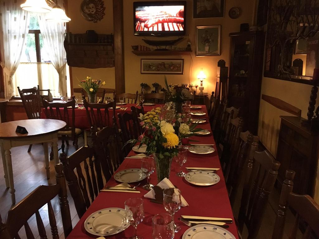 Recomandarea noastră de restaurante pentru o primă întâlnire în Piatra Neamț